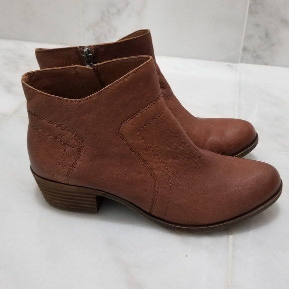 Lucky Brand The Brolley Bootie - Picture 3 of 8